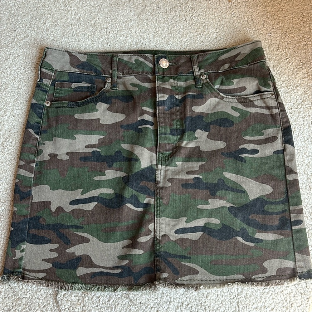 Camo mini skirt